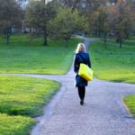 Choix de vie, apprendre à choisir, comment faire le bon choix ? lucie louâpre sophrologue comment faire un choix, je suis perdue, comment donner du sens à sa vie